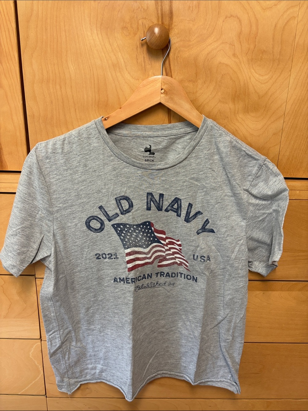 Old Navy Heather Gray Tee with American Flag Graphic - Americana
